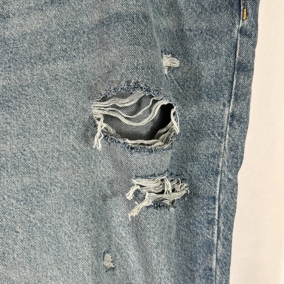 Old Navy Light Blue Extra High-Rise Sky-Hi Straight Distressed Jeans - Picture 6 of 14
